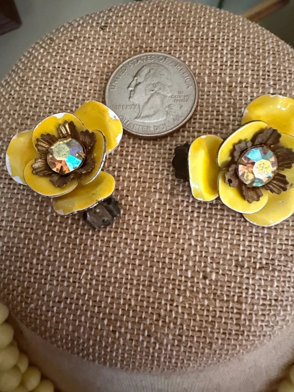 VTG Yellow Double-Strand Beaded Necklace with Floral Earrings